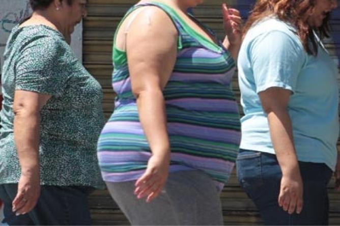 Comer menos o pesar más
