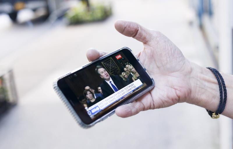 Alteraciones del sueño por uso de celulares pueden provocar aumento de peso